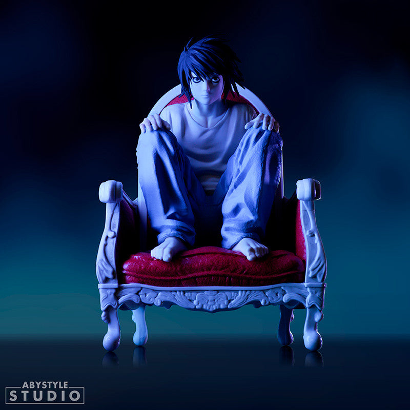 Death Note - L Lawliet Armchair SFC Figur (ABYstyle Studio - 15 cm)